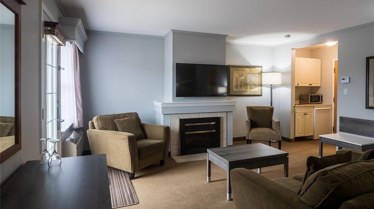 Amsterdam Inn & Suites Suite