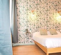 Thurot Hotel Room