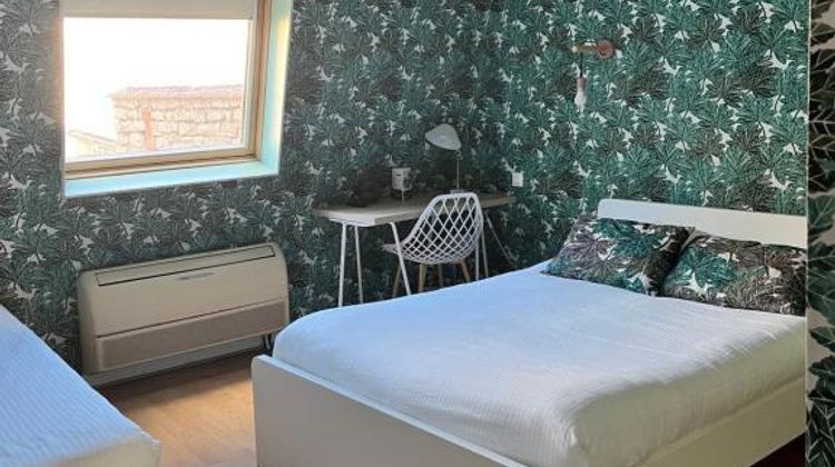Thurot Hotel Room