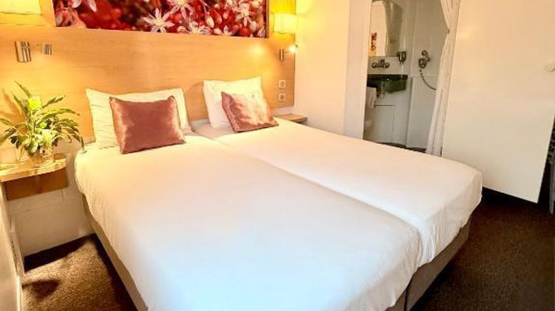 <b>Fasthotel Orleans Sud Parc Expo Room</b>. Images powered by <a href="https://iceportal.shijigroup.com/" title="IcePortal" target="_blank">IcePortal</a>.