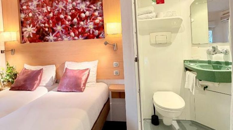 <b>Fasthotel Orleans Sud Parc Expo Room</b>. Images powered by <a href="https://iceportal.shijigroup.com/" title="IcePortal" target="_blank">IcePortal</a>.