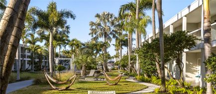 Beachcomber Beach Resort & Hotel Exterior