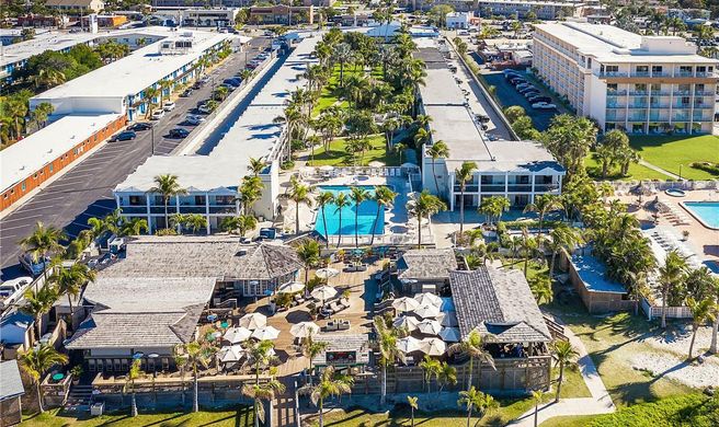 Beachcomber Beach Resort & Hotel Exterior