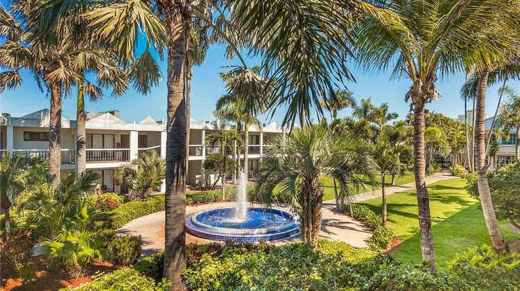 Beachcomber Beach Resort & Hotel Exterior