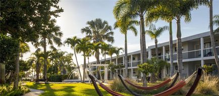 Beachcomber Beach Resort & Hotel Exterior