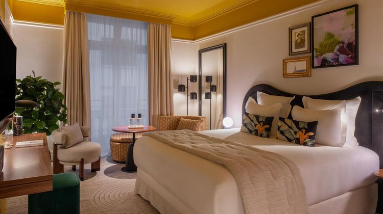 Hotel California Champs Elysees Room
