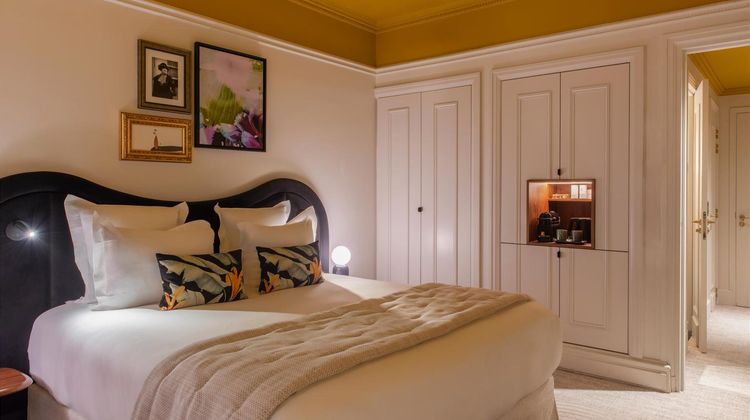 Hotel California Champs Elysees Room
