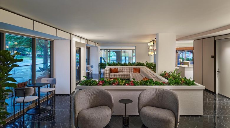 <b>One Washington Circle Dc, Tapestry Coll Lobby</b>. Images powered by <a href="https://iceportal.shijigroup.com/" title="IcePortal" target="_blank">IcePortal</a>.
