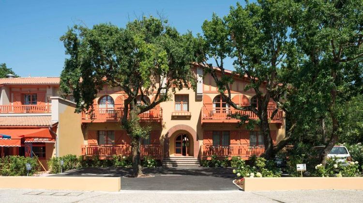 La Guitoune Exterior