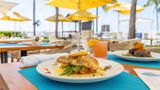 <b>Hilton Key West Resort & Marina Restaurant</b>. Images powered by <a href="https://iceportal.shijigroup.com/" title="IcePortal" target="_blank">IcePortal</a>.