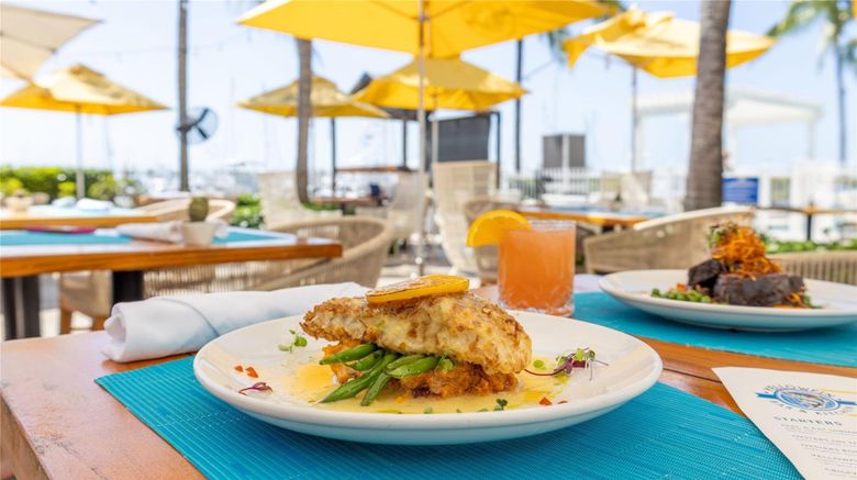 <b>Hilton Key West Resort & Marina Restaurant</b>. Images powered by <a href="https://iceportal.shijigroup.com/" title="IcePortal" target="_blank">IcePortal</a>.