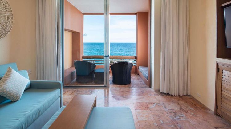Club Regina Los Cabos Room