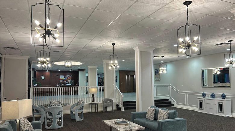 <b>The View Hotel, Trademark Collection Lobby</b>. Images powered by <a href="https://iceportal.shijigroup.com/" title="IcePortal" target="_blank">IcePortal</a>.