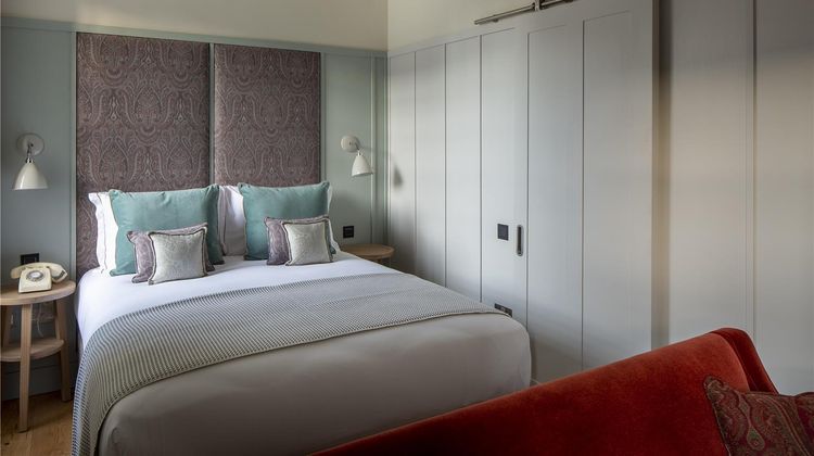 Cheval Abbey Strand Apartments-Holyrood Suite