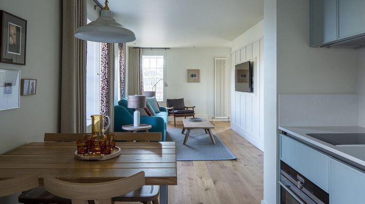 Cheval Abbey Strand Apartments-Holyrood Suite