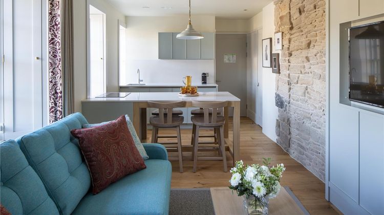 Cheval Abbey Strand Apartments-Holyrood Suite
