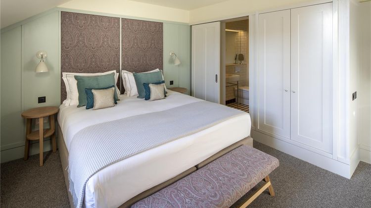 Cheval Abbey Strand Apartments-Holyrood Suite