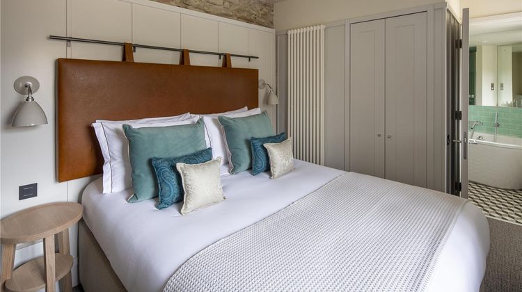 Cheval Abbey Strand Apartments-Holyrood Suite
