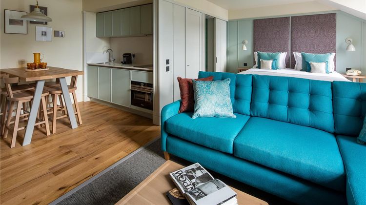Cheval Abbey Strand Apartments-Holyrood Suite