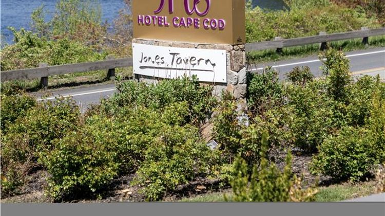 Iris Hotel Cape Cod Exterior
