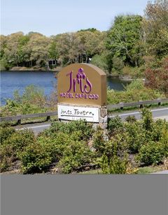 Iris Hotel Cape Cod