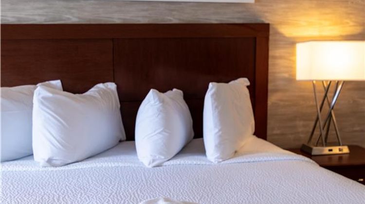 Iris Hotel Cape Cod Room
