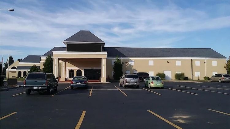 Quality Inn & Suites Exterior
