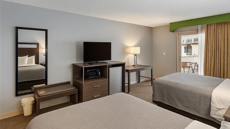 Quality Inn & Suites Room