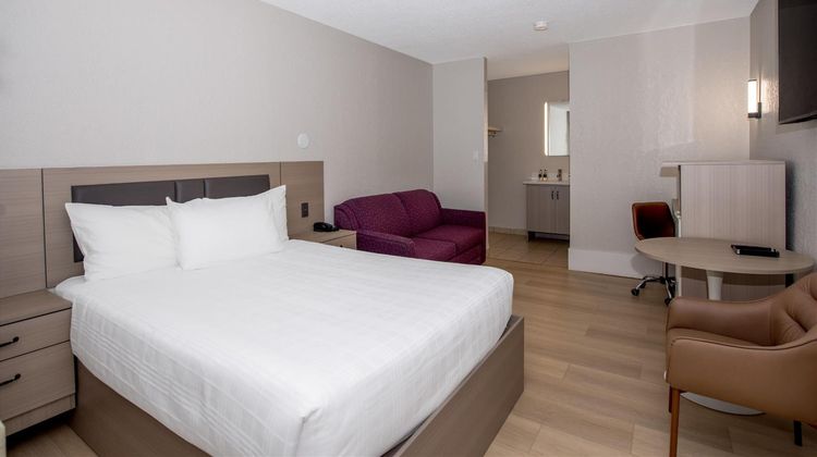Coast Red Deer Hotel Room