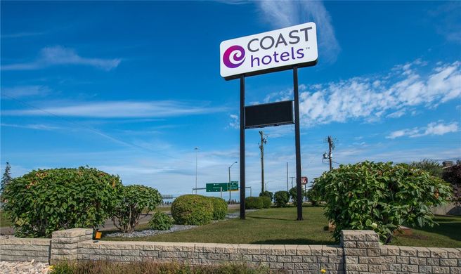 Coast Red Deer Hotel Exterior