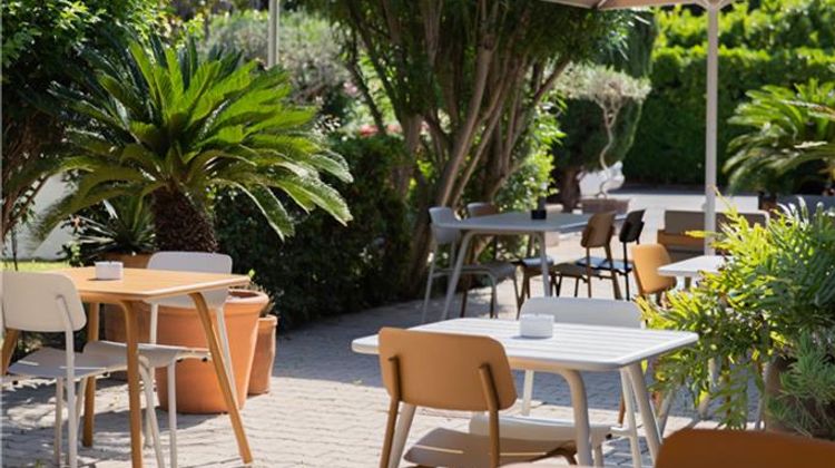 Kyriad Hotel Exterior