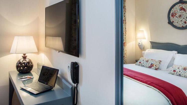 Relais des Trois Chateaux Room