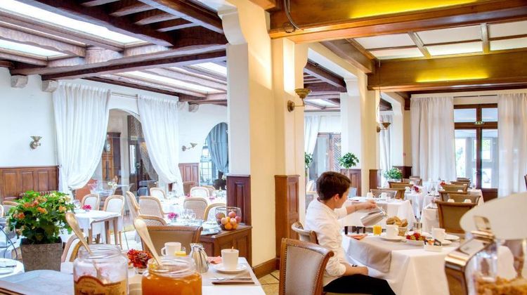 Relais des Trois Chateaux Restaurant