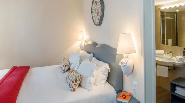 Relais des Trois Chateaux Room
