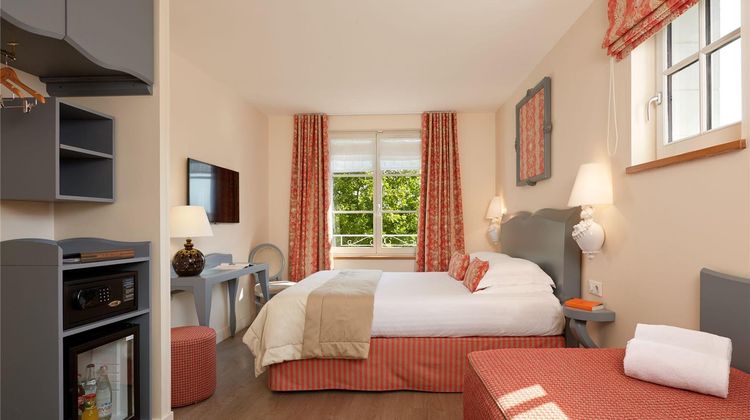 Relais des Trois Chateaux Room