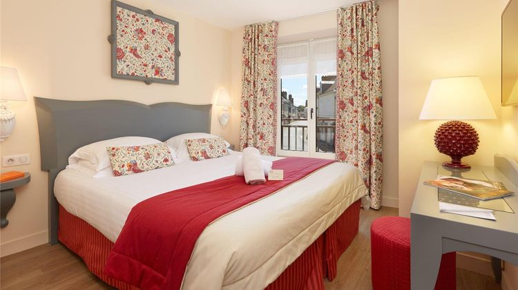 Relais des Trois Chateaux Room
