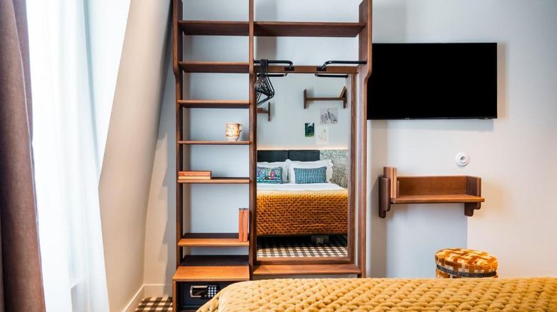 <b>Kraft Hotel Room</b>. Images powered by <a href="https://iceportal.shijigroup.com/" title="IcePortal" target="_blank">IcePortal</a>.