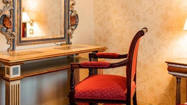 Villa Beaumarchais Room