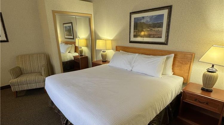 SureStay by Best Western Medicine Hat Room