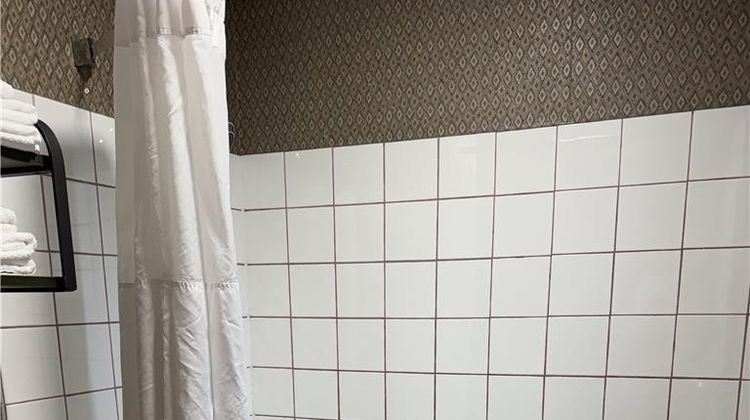 SureStay by Best Western Medicine Hat Room