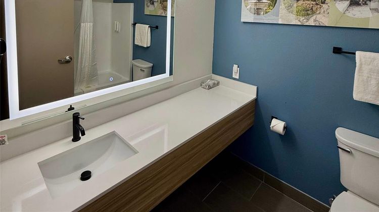 Sleep Inn Louisville Airport Room