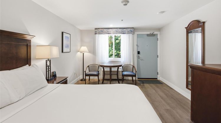 Wellfleet Motel & Lodge Room