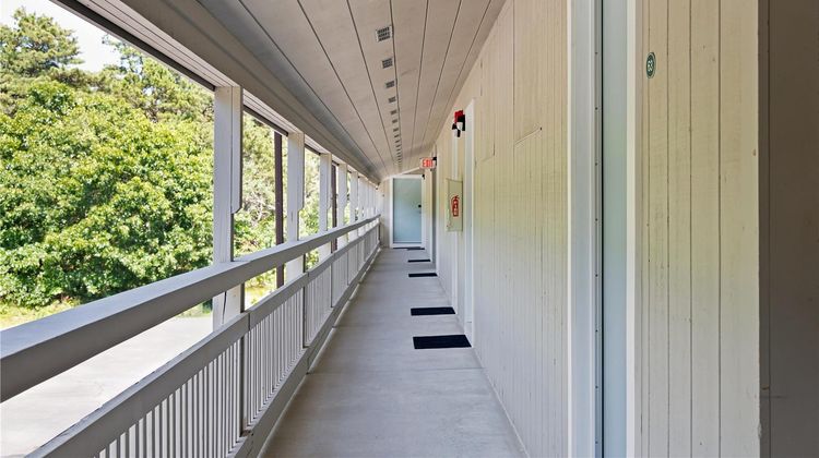 Wellfleet Motel & Lodge Exterior