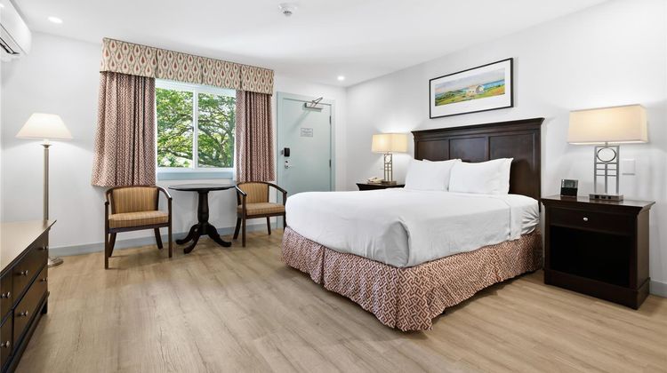Wellfleet Motel & Lodge Room