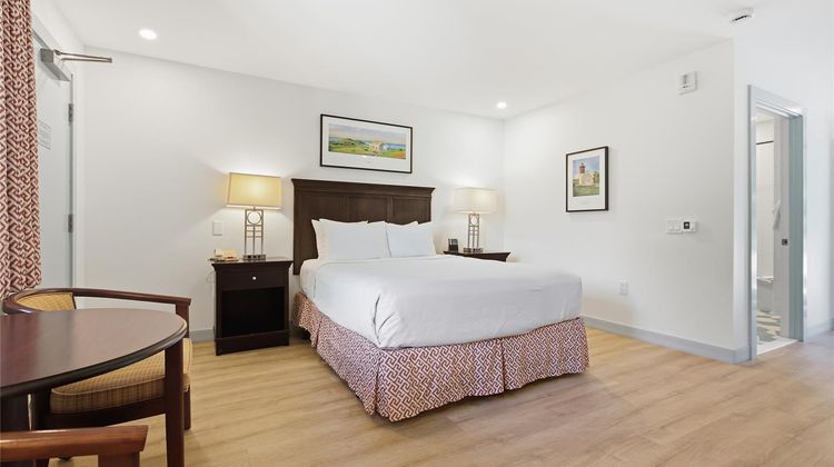Wellfleet Motel & Lodge Room