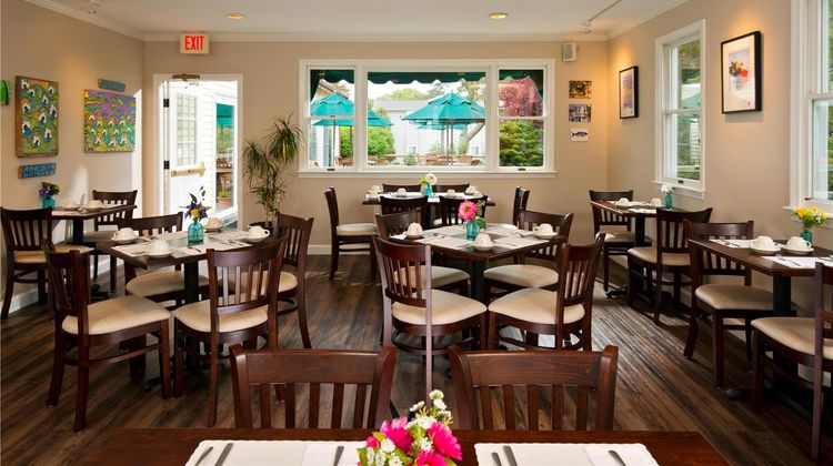 Wellfleet Motel & Lodge Restaurant