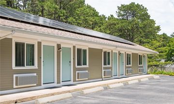 Wellfleet Motel & Lodge