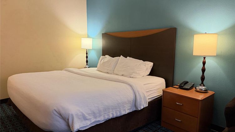 SureStay by Best Western Bismarck Room