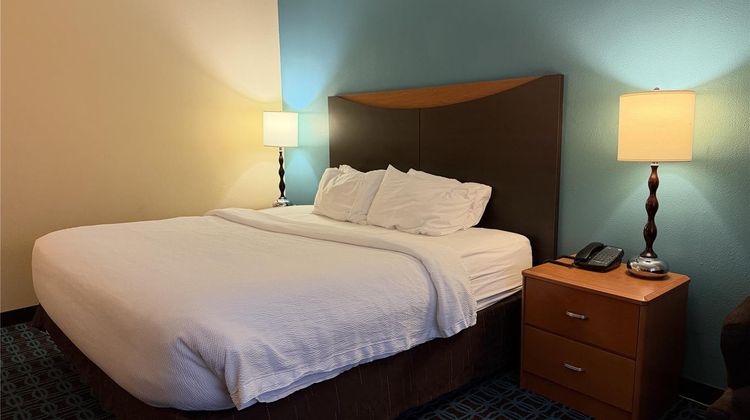 SureStay by Best Western Bismarck Room
