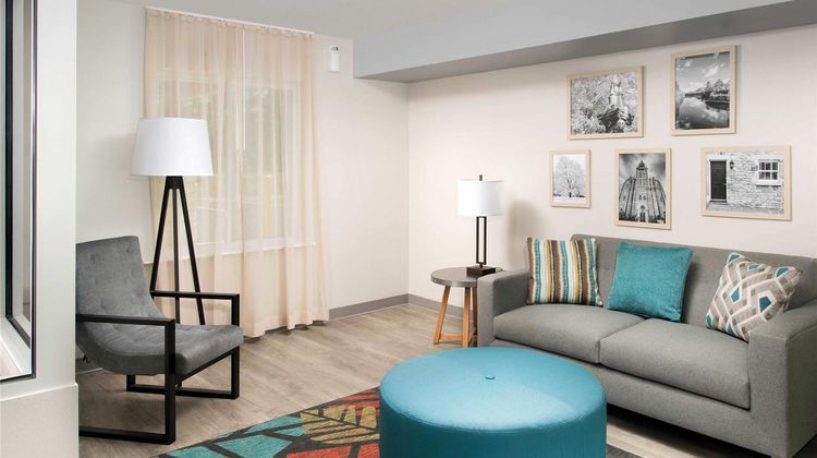 Welcome Suites Minot Suite